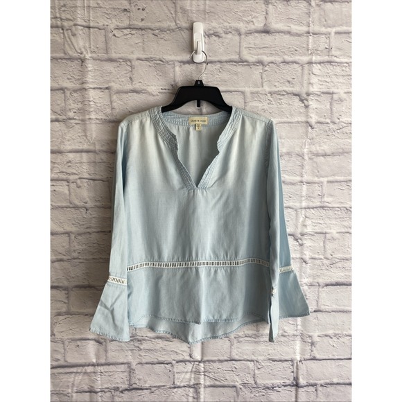 cloth & stone Tops - Cloth & Stone Boho Coastal Split Neck Chambray Lyocell Bell Sleeve Blouse Small